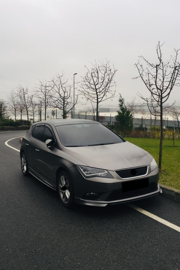 front lip splitter for 2013-2014-2015-2016 seat leon mk3 style