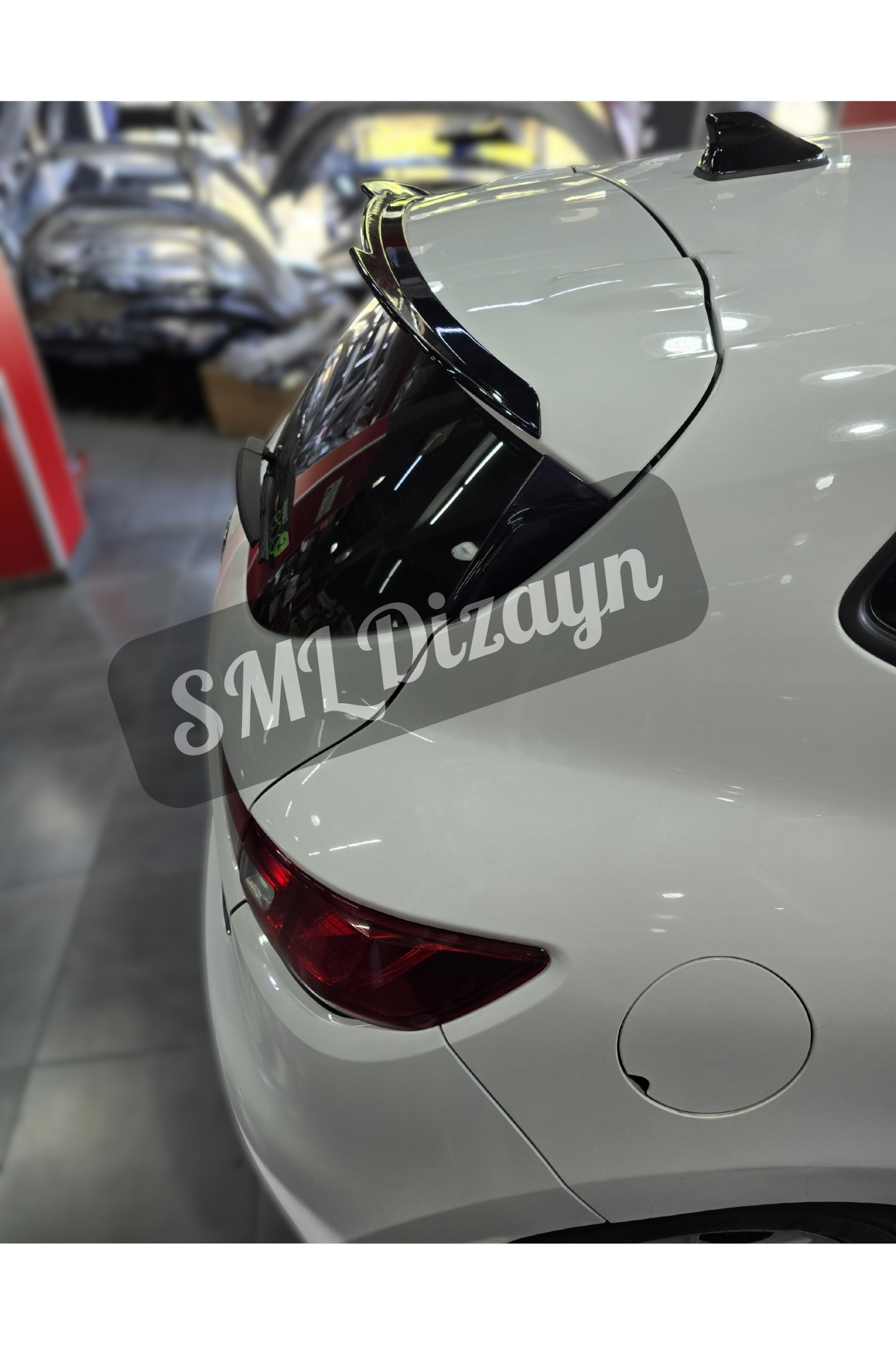 Clio 4 Spoiler Trunk Top Batwing Spoiler Glossy Black 2012-2019