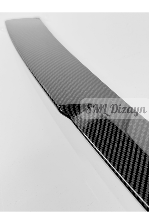 BMW 3 Serisi F30 Sedan (2012-2018) uyumlu Karbon Görünümlü Plastik Arka Cam Üstü Tavan Spoileri! Esnek ABS, montaja hazır 3D desen, delmesiz kolay kurulum.