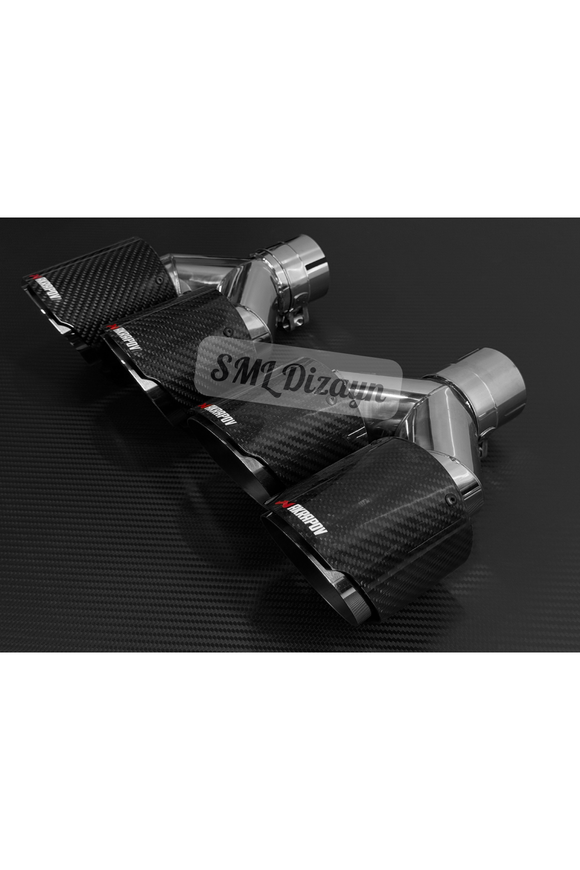The imported premium 100mm dual outlet Akrapovic style carbon look exhaust tip set for custom diffuser setups is engineered for high-end quad-exhaust aesthetics with non-destructive installation. Manufactured with a high-grade carbon fiber effect outer sleeve and a heat-resistant mirror-finished chrome-plated stainless steel inner core, it resists rust, discoloration, and corrosion from hot exhaust gases. Featuring a 100mm outer carbon diameter (90mm inner core) and a 21cm combined 