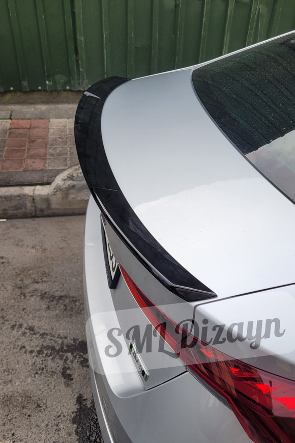 Skoda Octavia Mk4 Spoiler Bagaj Üstü Spoyler Çıta (2020-2026)