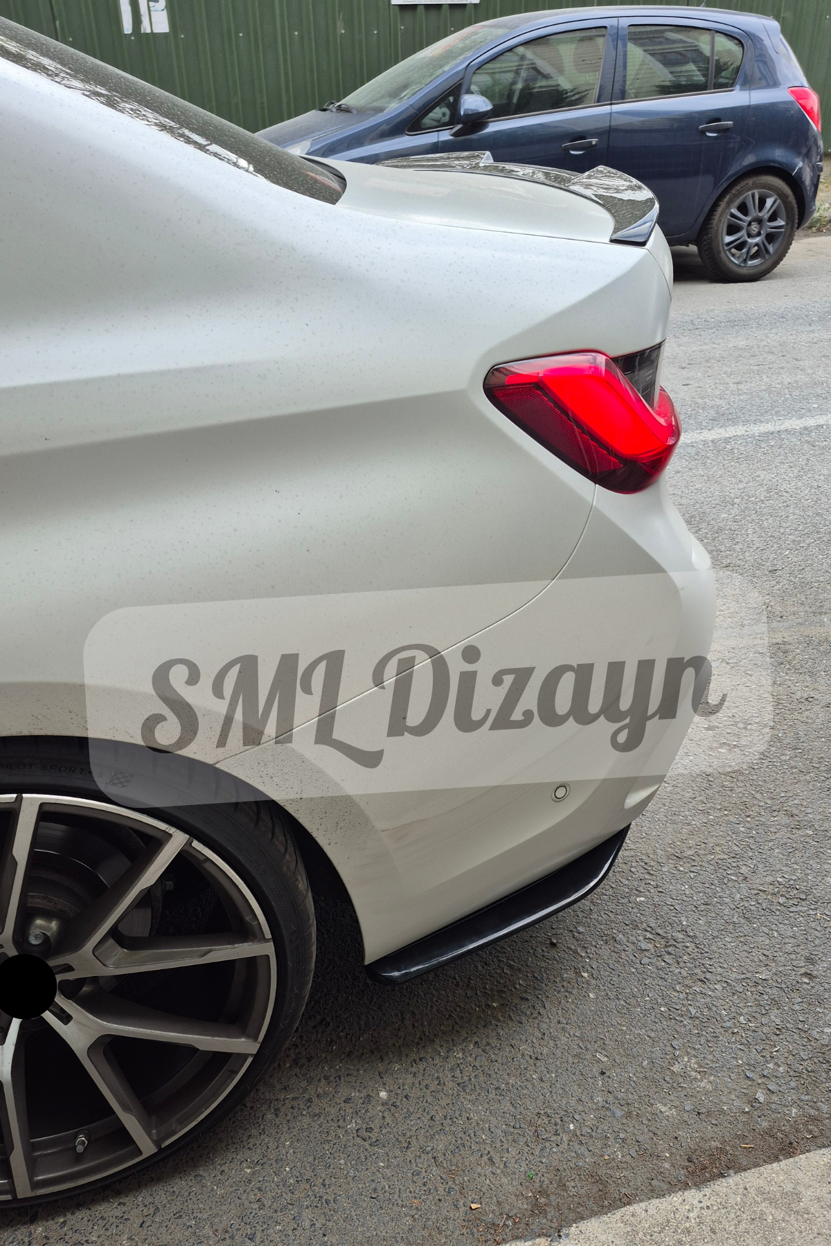rear side lips for bmw g20